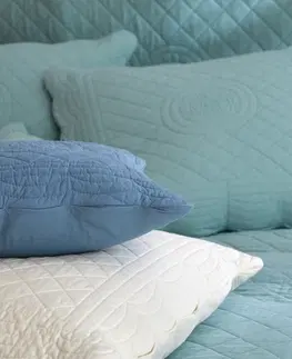 Prehozy Jednofarebná prešívaná prikrývka na posteľ Cassandre
