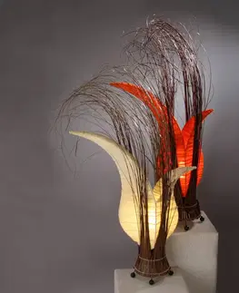 Stolové lampy Woru Bunga stolová lampa v kvetinovom tvare, krémová