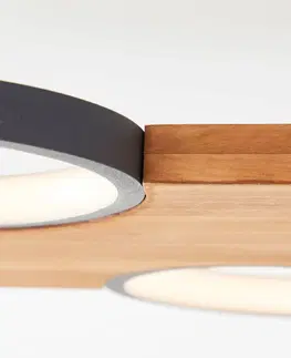 Stropné svietidlá Brilliant Stropné LED svetlo Cheesy z dreva, 4-plameňové