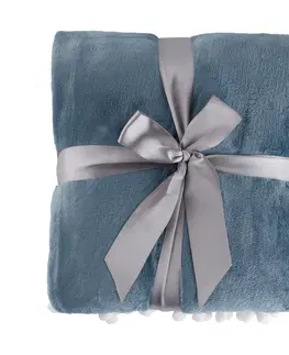 Deky KONDELA Akra plyšová deka s brmbolcami 130x150 cm modrá