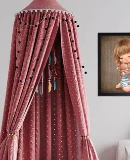 Obrazy do detskej izby Obraz do detskej izby - Dievčatko so srnkou
