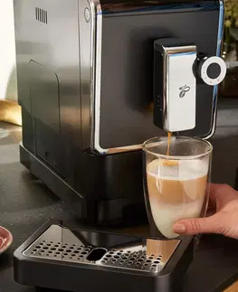 Coffee Makers & Espresso Machines Plnoautomatický kávovar Tchibo »Esperto Pro«, antracitový