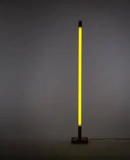 Stojacie lampy SELETTI Stojacia LED lampa Linea s drevom, žltá