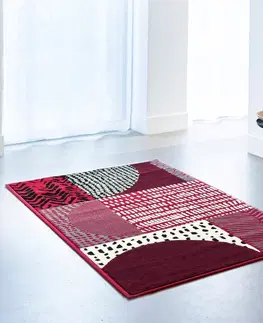 Koberce Dekoratívny koberec s geometrickým vzorom