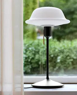 Stolové lampy UMAGE Stolná lampa UMAGE Butler so skleneným tienidlom, čierna základňa