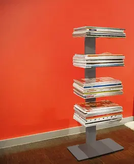 Knižnice Radius design cologne Knihovna na časopisy 4 poličky RADIUS DESIGN (BOOKSBAUM MAGAZINE STAND SMALL silver 738C) strieborna