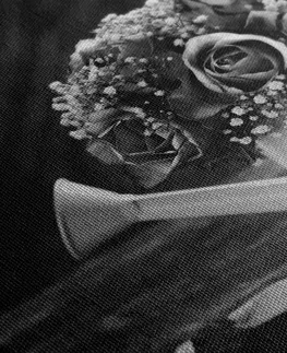 Čiernobiele obrazy Obraz ruže v krhličke v čiernobielom prevedení