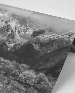 Samolepiace tapety Samolepiaca fototapeta jedinečná čiernobiela horská krajina