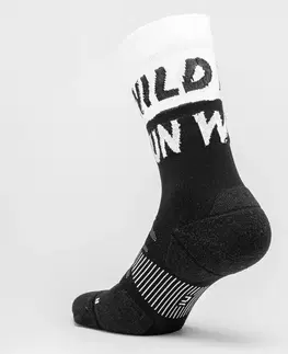 ponožky Bežecké ponožky Run900 Run Wild po lýtka hrubé bielo-čierne