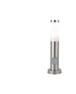 Predlžovacie káble  Vonkajšia lampa so zásuvkou SYDNEY 1xE27/21W/230V 45 cm IP44 