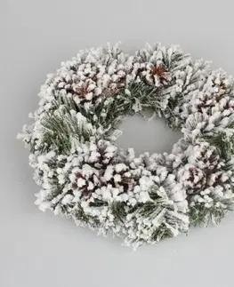 Vianočné dekorácie Vianočný veniec Snowy cones biela, pr. 26 cm