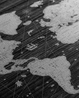 Obrazy na korku Obraz na korku čiernobiela mapa na drevenom pozadí