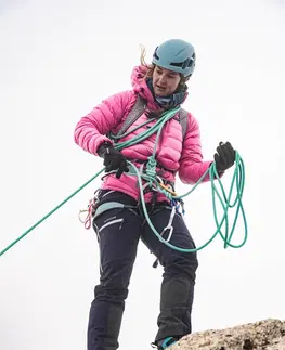 bundy a vesty Dámska horolezecká páperová bunda Alpinism Light ružová