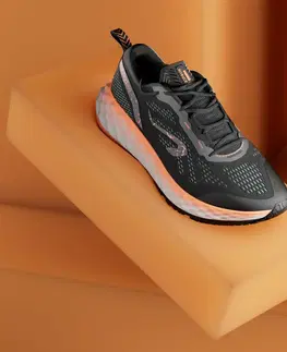 pánske tenisky Pánska bežecká obuv Kiprun KS900 čierno-oranžová
