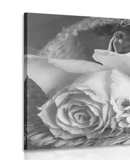 Čiernobiele obrazy Obraz ruža a srdiečko v jute v čiernobielom prevedení