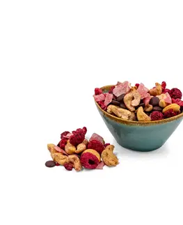 Orechy a sušené ovocie Protein & Co. BerryNut dessert – zmes orechov a ovocia 250 g