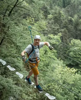 alpinizmus Prilba Rock na lezenie a alpinizmus sivá