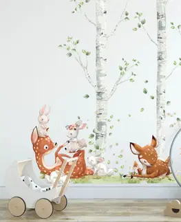 Nálepky na stenu Srnky so zajačikmi v brezovom lese