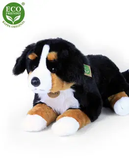 Plyšové hračky RAPPA - Veľký plyšový pes salašnícky ležiaci 61 cm ECO-FRIENDLY