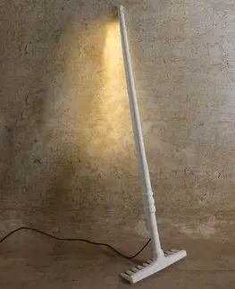 Stojacie lampy Karman Karman Tobia – stojaca LED lampa v tvare hrablí