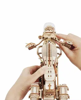 Drevené hračky RoboTime 3D drevené mechanické puzzle Motorka (cruiser)