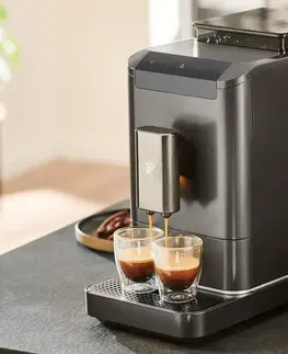 Coffee Makers & Espresso Machines Plnoautomatický kávovar Tchibo „Esperto2 Caffè“, tmavý chrómový