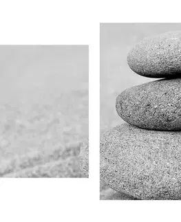 Čiernobiele obrazy 5-dielny obraz kvet a kamene v piesku v čiernobielom prevedení