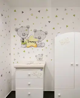 Nálepky na stenu Nálepka do detskej izby Medvedíky s menom v zelenom