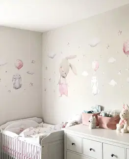 Nálepky na stenu Nálepka na stenu - Akvarelový zajačik a malé zajačiky s balónmi