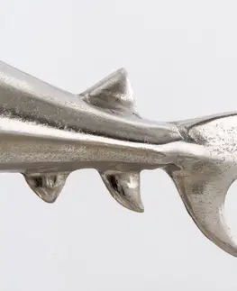 Bytové doplnky a dekorácie Dekoračná socha žralok AMEIS 70 cm Dekorhome Strieborná