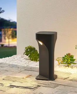 Vonkajšie stojanové svietidlá Lucande Lucande Valdeta LED stojanová lampa, V 30 cm
