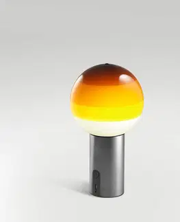 Stolové lampy Marset MARSET Dipping Light baterka jantárová/grafitová