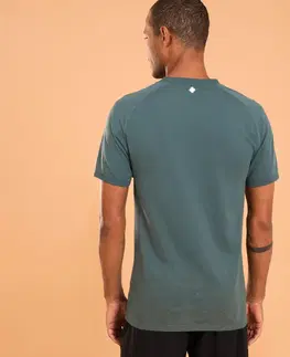 fitnes Pánske bezšvové tričko s krátkym rukávom na dynamickú jogu kaki