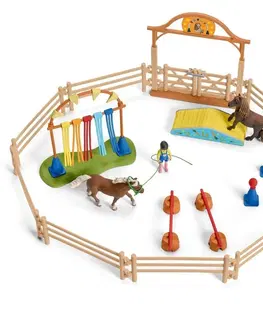 Drevené hračky Schleich 42481 Trénink v agility pre poníkov