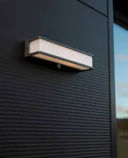 Solarné lampy na stenu LUTEC LED solárne nástenné svietidlo Doblo so senzorom, šírka 35 cm