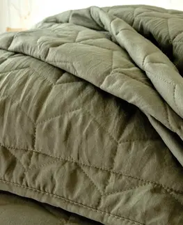 Prehozy Jednofarebná prešívaná prikrývka na posteľ s geometrickým dizajnom