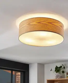 Stropné svietidlá Lindby Drevená stropná lampa Dominic okrúhleho tvaru