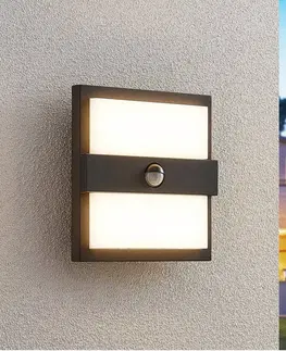 Vonkajšie nástenné svietidlá so senzorom Lucande Lucande Gylfi vonkajšie LED svetlo štvorec+snímač