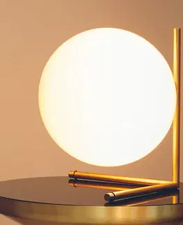 Stolové lampy FLOS FLOS IC T2 – stolná lampa, brúsená mosadz