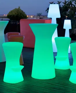 Vonkajšie osvetlenie terasy Newgarden Newgarden Capri LED barový stôl 110 cm vysoký + Batéria