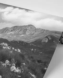 Čiernobiele tapety Fototapeta čiernobiele údolie v Čiernej Hore