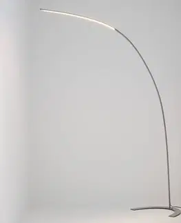 Stojacie lampy Lindby Strieborná stojaca LED lampa Danua zakrivený tvar