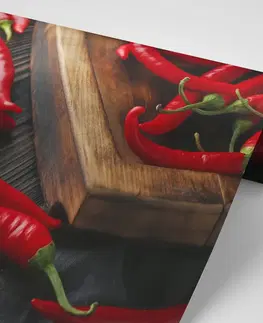 Samolepiace tapety Samolepiaca fototapeta doska s chili papričkami