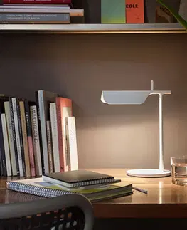 Stolové lampy na písací stôl FLOS FLOS Tab stolová LED lampa, biela