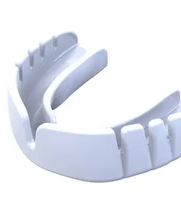 Boxerské chrániče Chránič zubov OPRO Snap Fit senior - biely