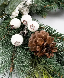 Vianočné dekorácie Vianočný veniec Berry and pinecone biela, 45 x 10 x 39 cm