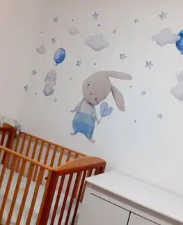Nálepky na stenu Nálepky pre chlapčeka - Zajačiky lietajúce s balónmi