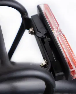cyklistick Zadné svetlo na nosič batožiny alebo sedlovku USB