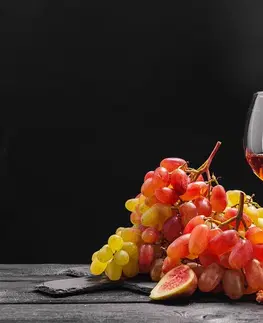Tapety jedlá a nápoje Fototapeta víno s hroznom