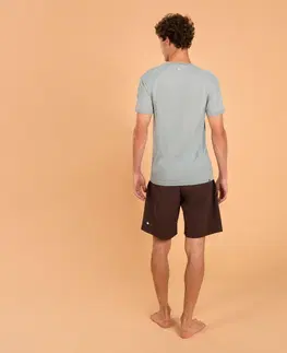 fitnes Pánske bezšvové tričko na jogu s efektom druhej kože – svetlosivé